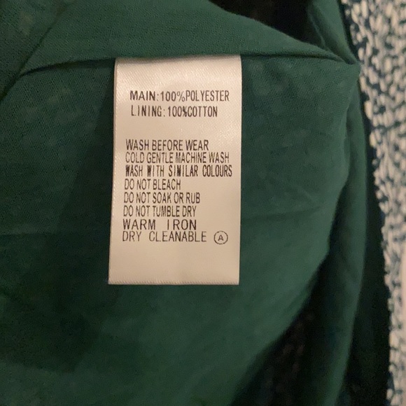 Green patterned Atmos & Here size 20 wrap dress NWOT - Picture 9 of 9